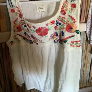 Embroidered Cropped tank top